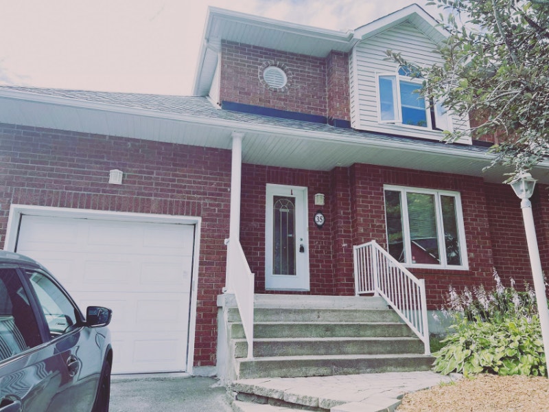 Three bedrooms semidetach house for rent in Plateau Long Term