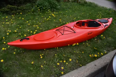 Kayak NEUF - réplique de Riot Enduro, 12 pieds, avec skeg /ailer, View more
