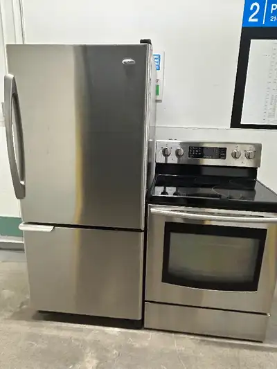 Réfrigérateur et cuisinière parfaits et de taille standard, cuis, View more