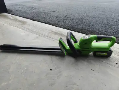 24V 22" Laser Cut Hedge Trimmer battery included. I also have a lawn mover leaf blower, and grass tr...