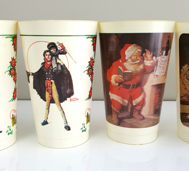 Vintage Coca-Cola Christmas Plastic Cups in Arts & Collectibles in City of Toronto - Image 3