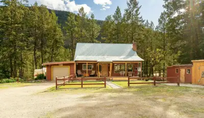 6257 Hwy 3, Hedley, BC PropertyGuys Sign # 353559 FOR FULL DETAILS: visit site and enter sign # abov...