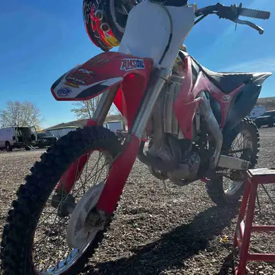 2009 CRF 450 R for sale. Awesome bike, I still ride it on the weekends. Just looking to get onto a 4...