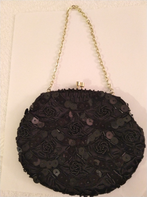 Vintage Black Sequin Evening Bag in Women's - Bags & Wallets in Oakville / Halton Region - Image 2