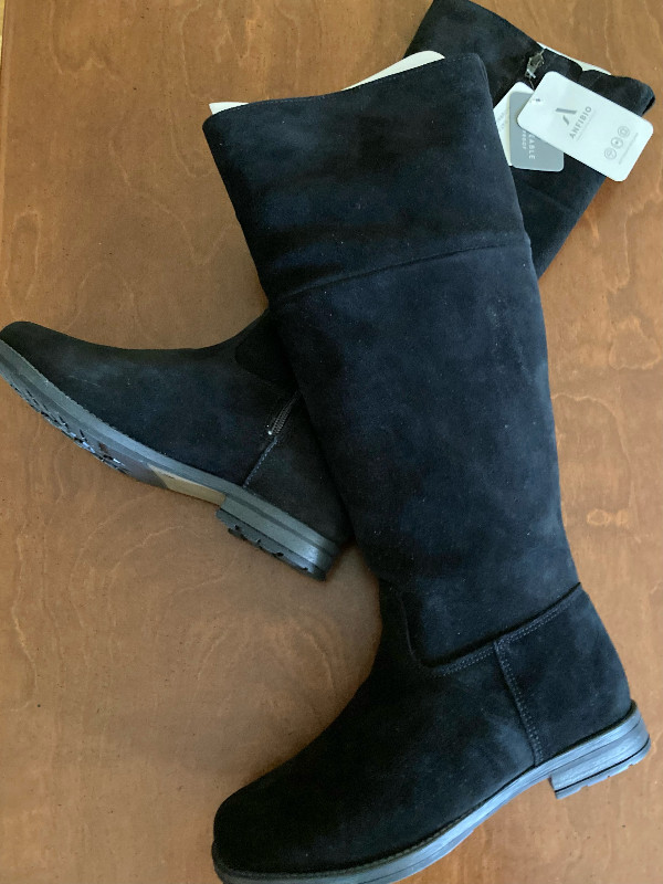 Superbes bottes d'hiver en suède italien, neuves, Anfibio. dans Femmes - Chaussures  à Granby