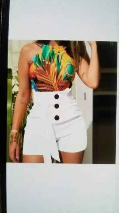 SHORT BLANCHE TAILLE HAUTE (NEUVE), View more