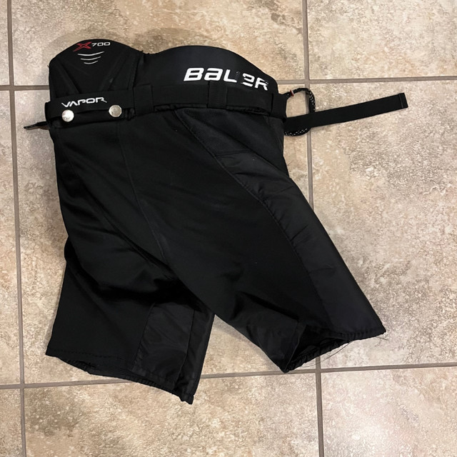 Bauer Vapor X700 Junior Hockey Pants - sz Sm in Hockey in Sudbury - Image 2