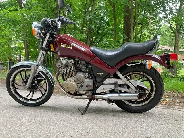 Yamaha Maxim 400 moto in Motorcycle Parts & Accessories in West Island - Image 2