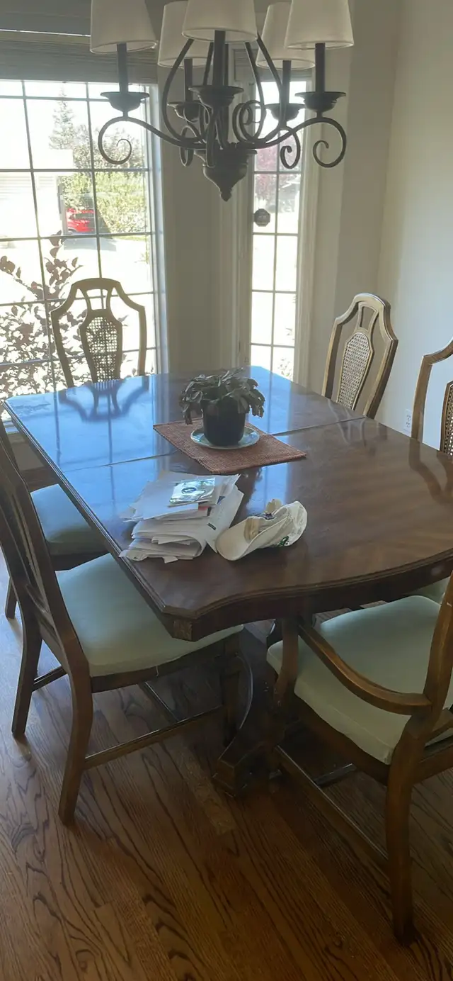  moving sale531197602112491521