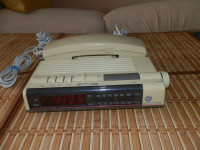 Vintage GE Alarm Clock AM / FM Radio With Battery Backup