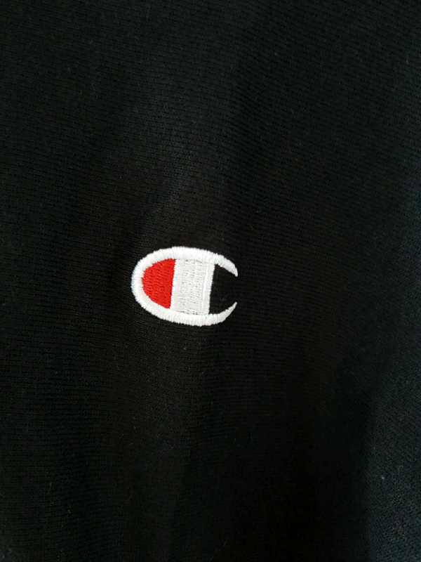 Hoodie Champion pour fille! Neuf! in Women's - Tops & Outerwear in Granby - Image 3