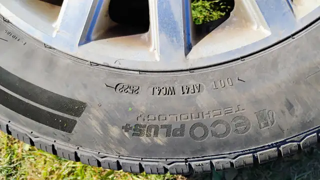 Gently used 2022 all season tires on rims in Tires & Rims in Kawartha Lakes - Image 5