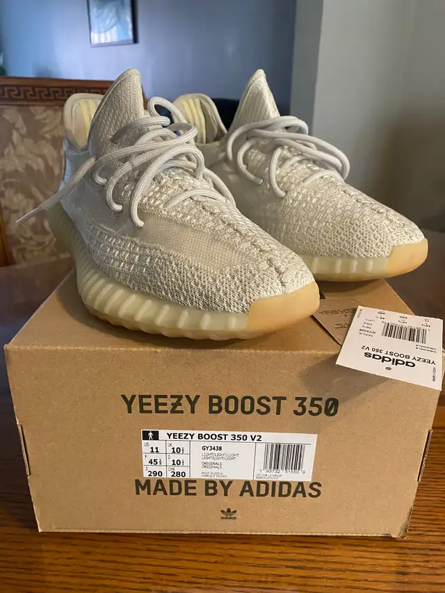 Adidas Yeezy Boost 350 V2 Light Size 11 in Men's Shoes in Oshawa / Durham Region - Image 2