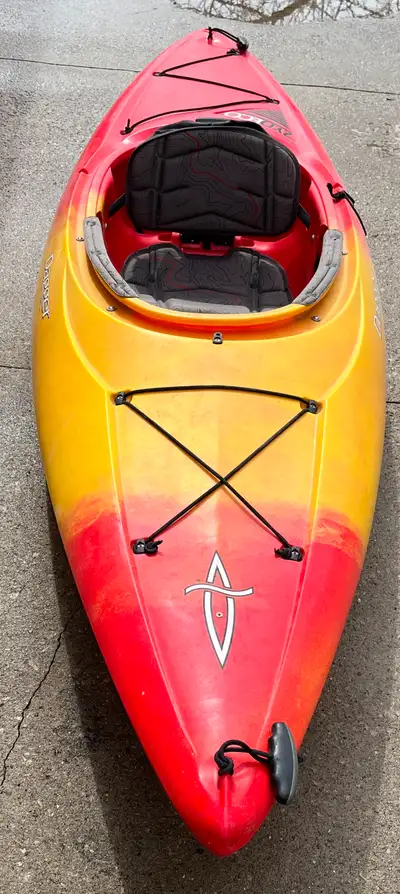 Dagger ZYDECO 9.0 Kayak. Approx. 9’ 1” Approx 36.5lbs Includes. Adult Small/Medium Type III personal...