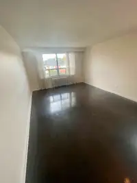 Large Beautiful 2 Bedroom at Keele and Eglinton (availableJune1)