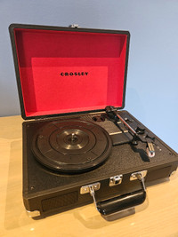 Crosley CB8005F record player
