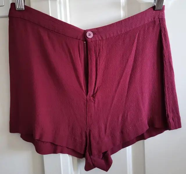 Women's clothes, shorts, leggings, etc. in Women's - Bottoms in City of Toronto - Image 5