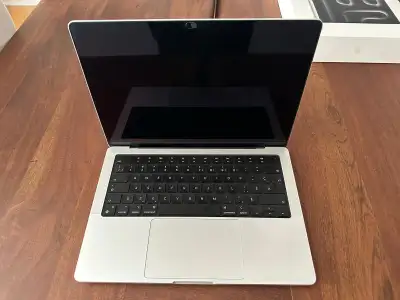 A vendre - MacBook Pro 14”  2023 M3, View more