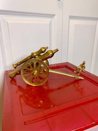 VINTAGE BRASS MODEL OF A CANNON