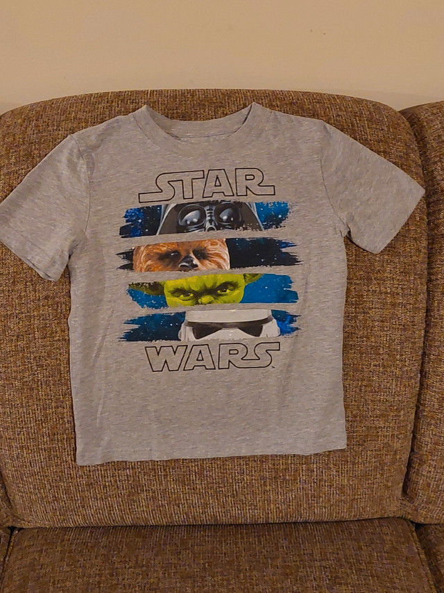 Authentic Star Wars T-shirt Great shape Kids small (6-7) $5 in Arts & Collectibles in Calgary