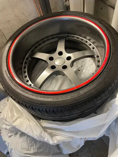 4 tire with fancy aluminum rims size 275/35 ZR19 it was on por he cayenne 2019 .used for only two ye...