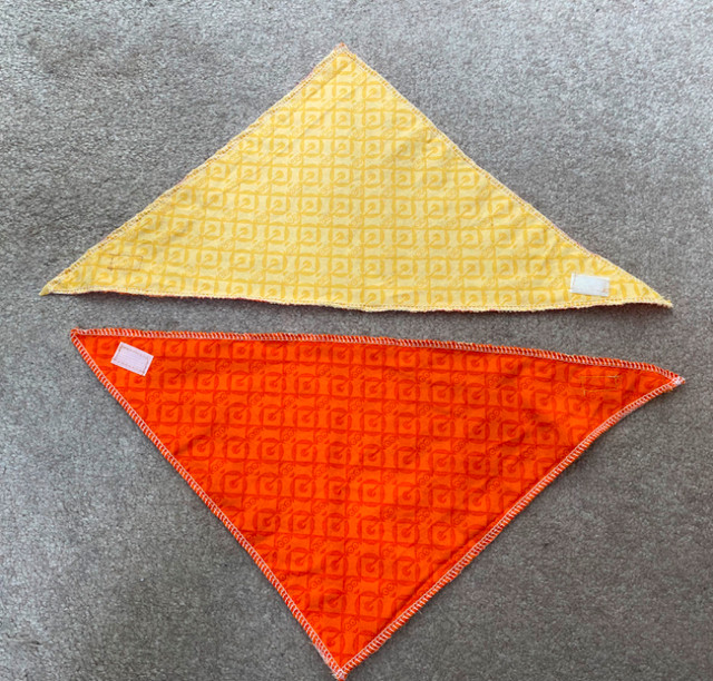 Reversible bandana with surged edge in Other in Cowichan Valley / Duncan - Image 2