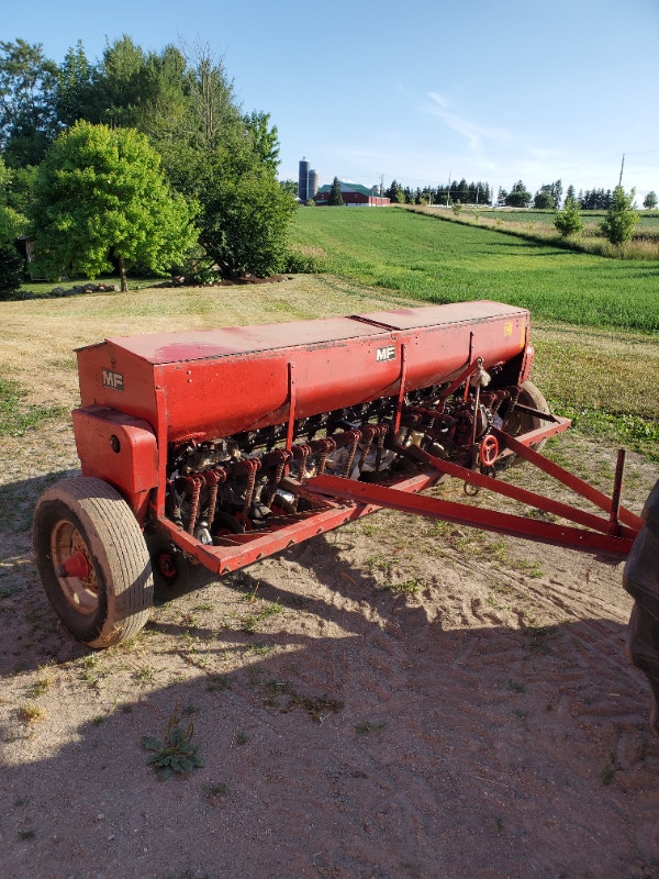 Massy Ferguson 33 seed drill Farming Equipment Kitchener / Waterloo
