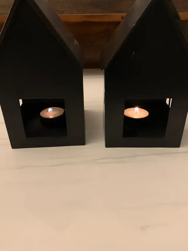 Brand new 2 metal houses tea light candle holders 63838168920579123