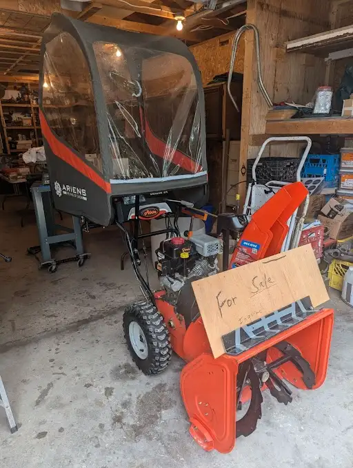 Ariens Deluxe Snowblower with Wind Screen in Snowblowers in Winnipeg - Image 2