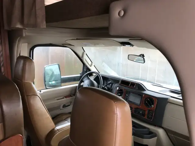2015 Thor Motor Coach Chateau C24 in RVs & Motorhomes in Saskatoon - Image 9