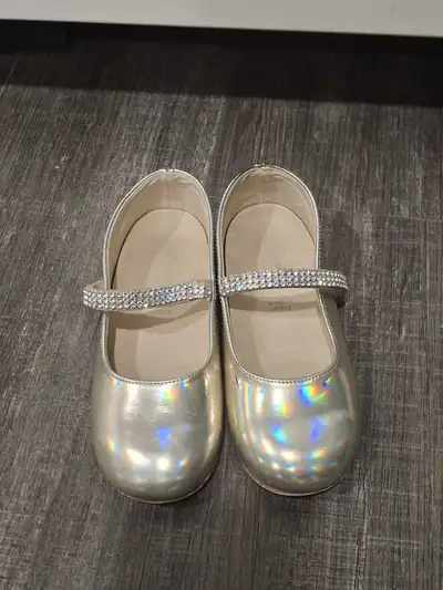 Girls  Fancy Shoes Size US 8  In Excellent Condition, View more
