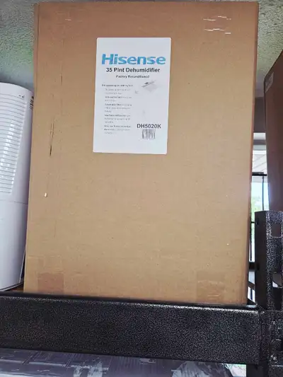 Voici un déshumidificateur Hisense 35 Pint, idéal pour maintenir un environnement confortable et sai...
