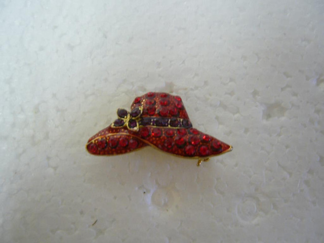 RED HAT SOCIETY BROOCH in Jewellery & Watches in Dartmouth - Image 3