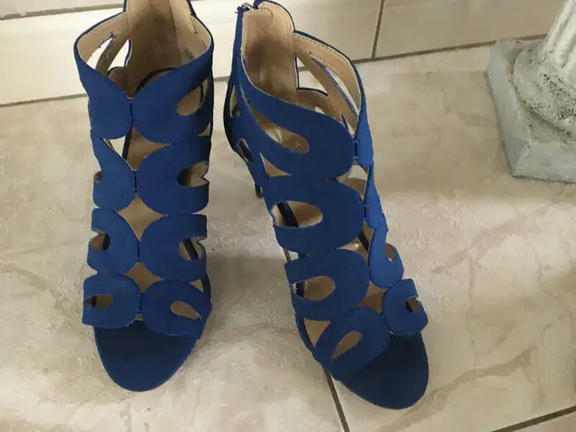 Souliers Jessica en suède in Women's - Shoes in Laval / North Shore - Image 4