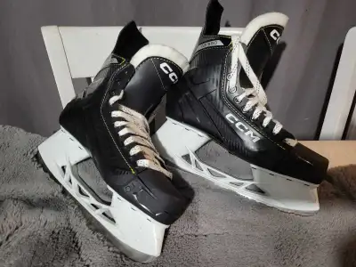 Patins glace hockey CCM AS 550 garçons taille US 7 états neufs, View more
