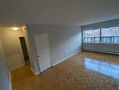 1 bedroom in a small quiet building - $1525+hydro