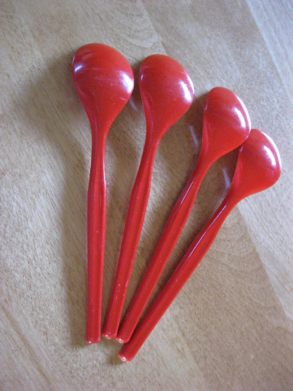 Hard plastic egg spoons in Kitchen & Dining Wares in Kitchener / Waterloo - Image 2