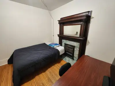 Student Room 12 Month Lease (1 minute from campus)