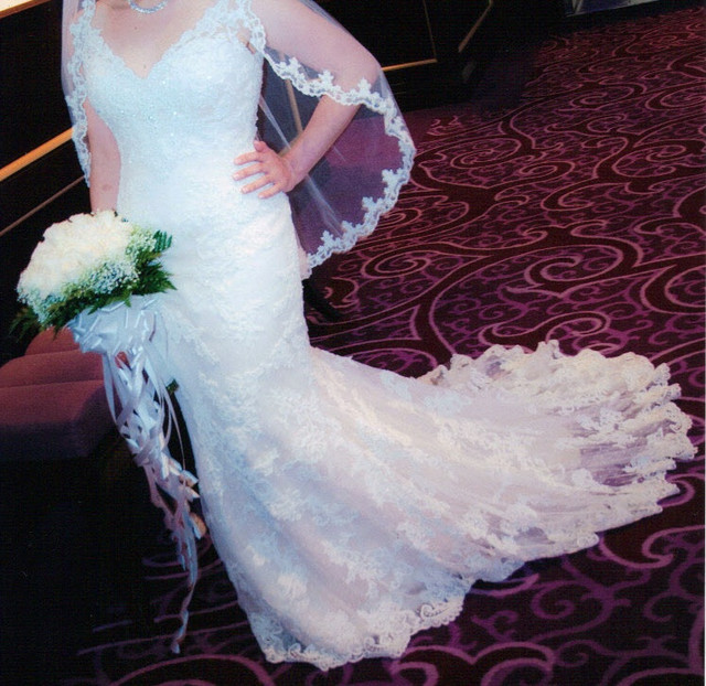 Wedding Dress Casablanca style 1975 size 4 in Wedding in City of Toronto - Image 4