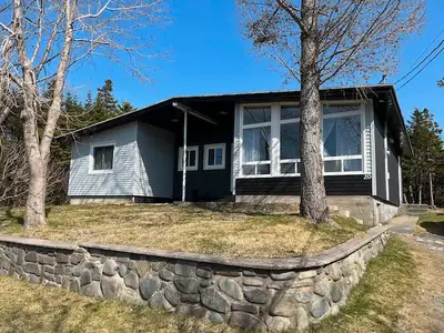 House-Share Available for GRAD STUDENTS