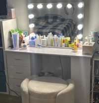 Vanity table with lights