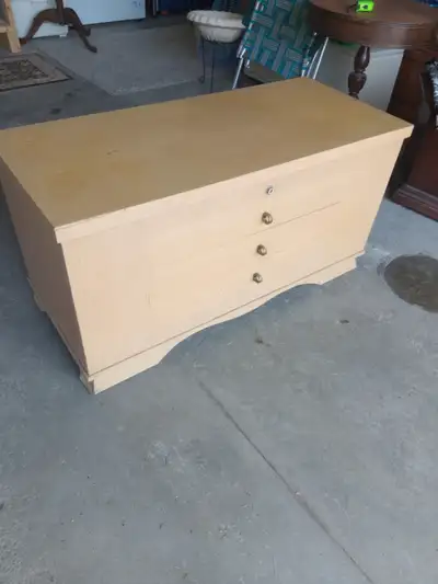 Vintage Antique Honderich Furniture Co Red Seal Cedar Chest, View more