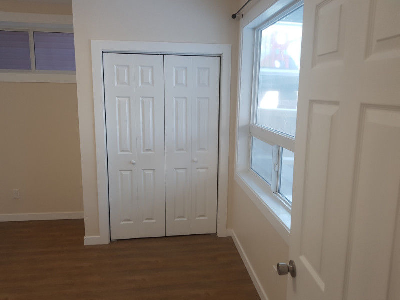 ✨ Bright & Clean Furnished Walk-Out Basement Suite – Nolan Hill 2