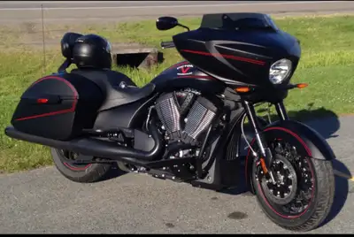 I'm selling as is, a 2015 Victory Cross Country touring motorcycle with 22,911 kms, a black finish a...
