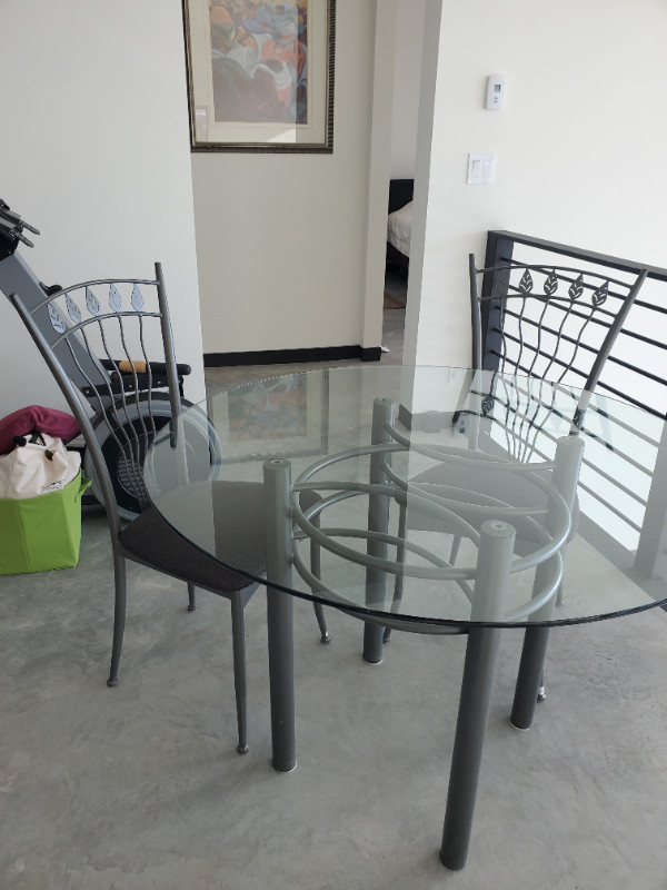 Glass Top Table with 4 Chairs Aluminarc Grey in Dining Tables & Sets in Penticton