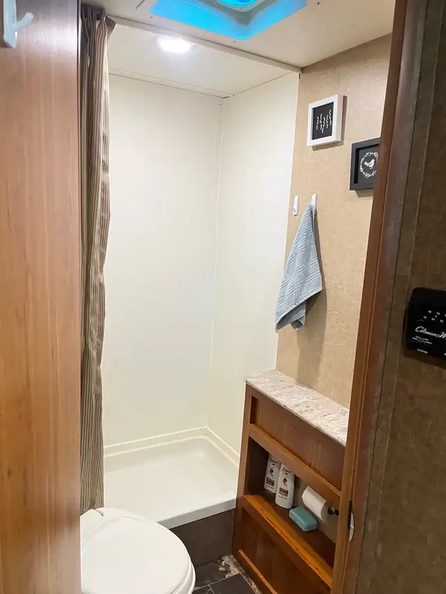 For sale! Site B139 - 2016 Starcraft - AR-ONE MAXX  26BHS in Travel Trailers & Campers in Owen Sound - Image 10
