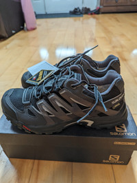 Salomon Gore-Tex Men's Outdoor Shoes (size 8) for Sale
