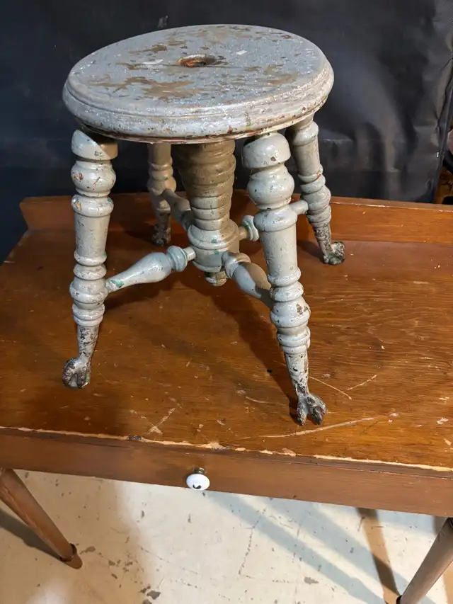 Assorted tables in Home Décor & Accents in Trenton - Image 7