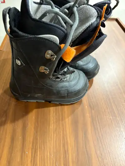kids Burton snowboard boys size 3, View more