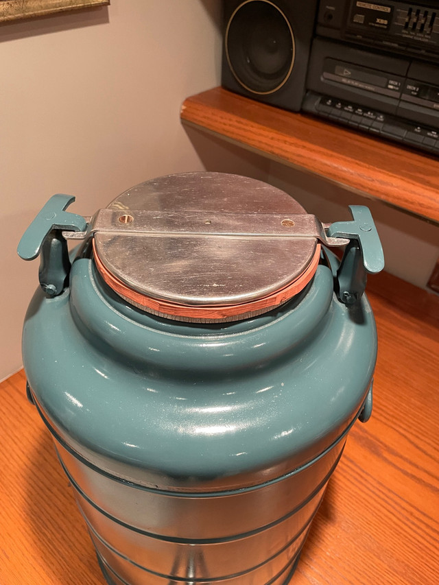Antique (1954) STANLEY army Water Cooler in Other in Saskatoon - Image 3